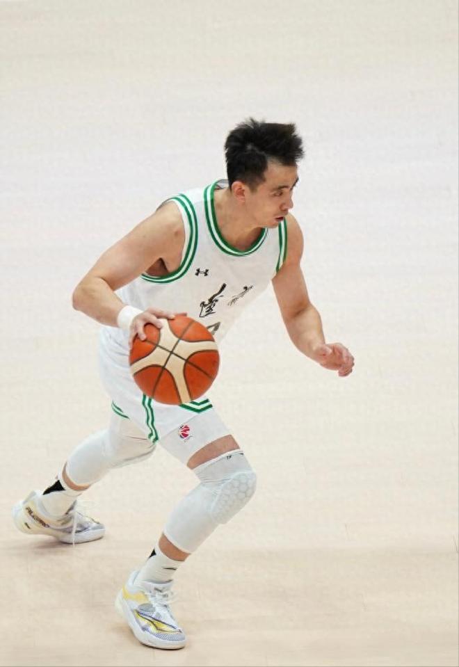 遼寧客場戰廣東放手一搏！年輕球員要為老將分擔，楊鳴盼奇跡