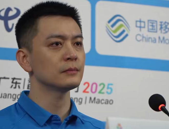 無緣決賽！楊鳴發布會眼眶泛紅，高詩岩流淚，黃金一代真要謝幕了