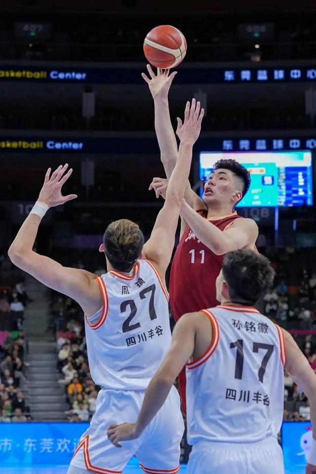 全運會｜餘嘉豪啟程前往西班牙 缺席男籃決賽