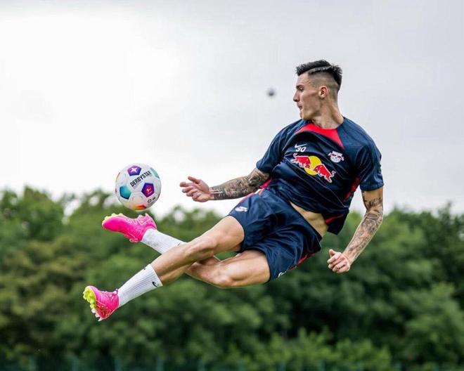 三大豪門被坑慘了！3前鋒身價1.86億歐，打入2球，德甲黑店又賺翻