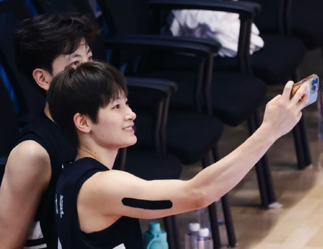 楊舒予很穩定！廣東女籃大勝山東女籃，輕鬆進入淘汰賽