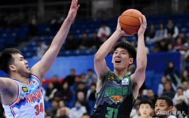 殺瘋了！遼籃新中鋒兩戰狂轟62分30板，這可是“加強版韓德君”！