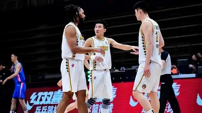 四川男籃未進決賽別怪王博和孫銘徽，巴裏布朗欺騙了所有人