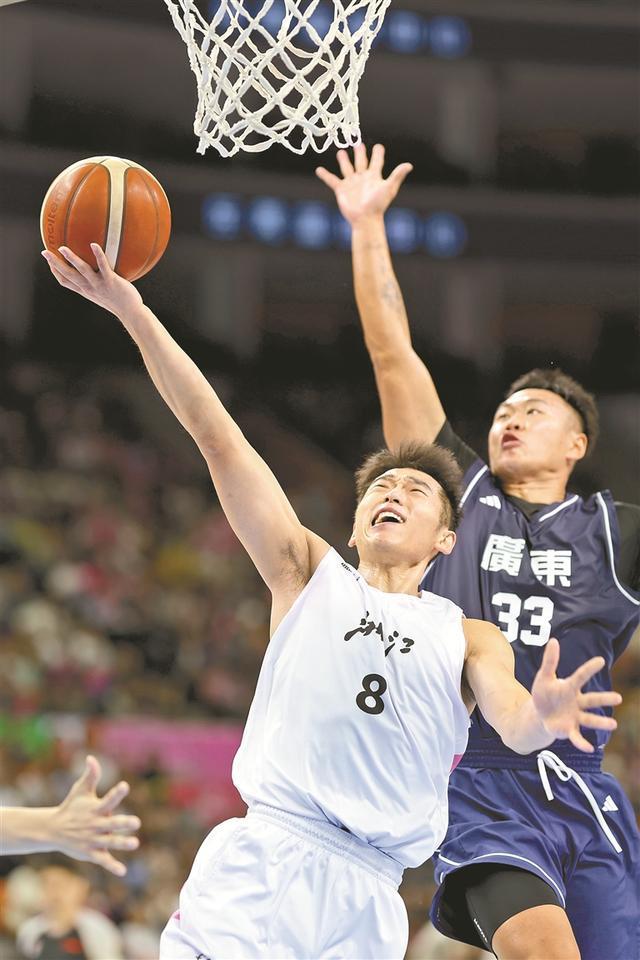 男籃廣東隊摘金 深圳雙子星閃耀