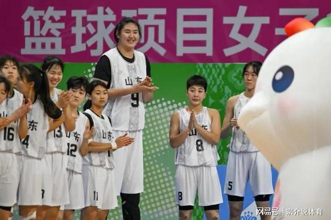 太過分！張子宇帶領山東隊奪金牌，卻被黑粉怒噴傻大個，隻會虐菜