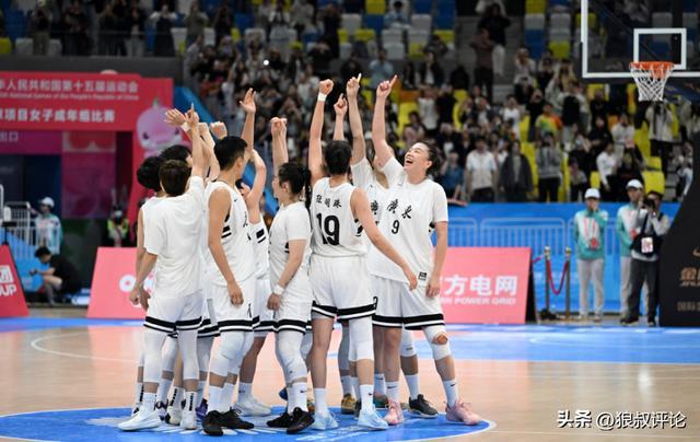廣東女籃爆冷四川奪冠引熱議 媒體盛讚勇氣壓過天賦，團結擊潰個人