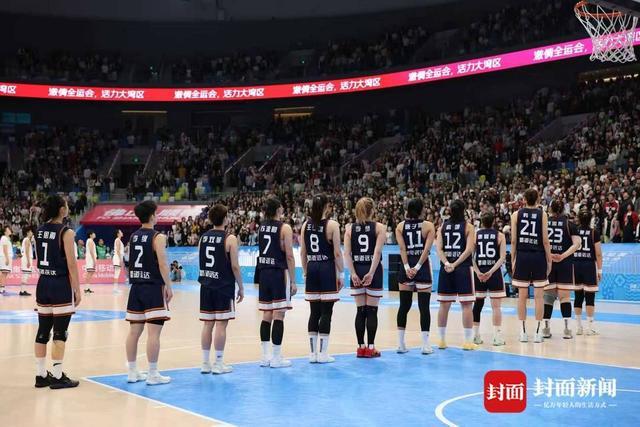 女籃決賽廣東隊主場奪冠：“四川很強，感謝對手也感謝自己”