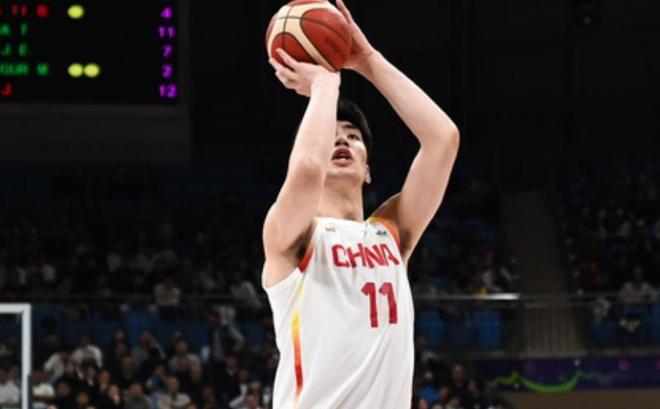 余嘉豪又要回国，他才刚走几天？当年姚明就是这么被用废的