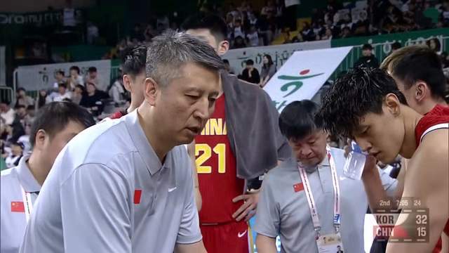 爆冷连败，中国男篮出线前景不乐观 程帅澎19分伤退 郭士强选错人