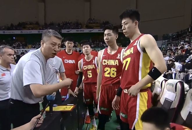 中国男篮76-90输韩国，两战全败！让我看清5个事实：赵睿不可或缺