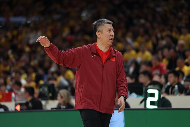 失望透顶！固执的郭士强，中国男篮竟成三无球队，三爱将难堪大用