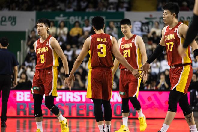 太过低迷，胡明轩8中0仅得2分，两战失利运动战合计12中0