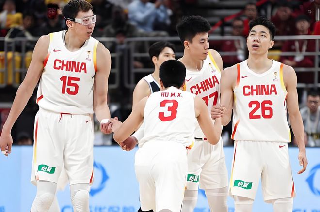 最多落后32分！世亚预中国队14分惨败韩国，2连败！5问郭士强