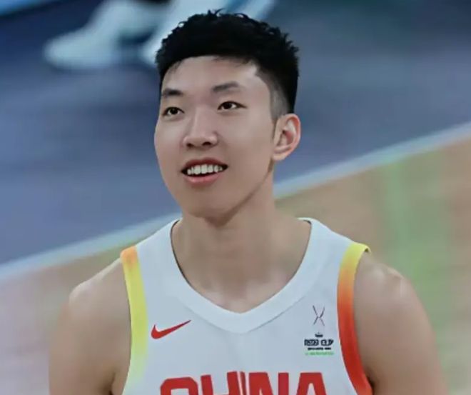 男篮首节惨败韩国！仅靠廖三宁+2内，2锋线低迷，三分+防守仍差