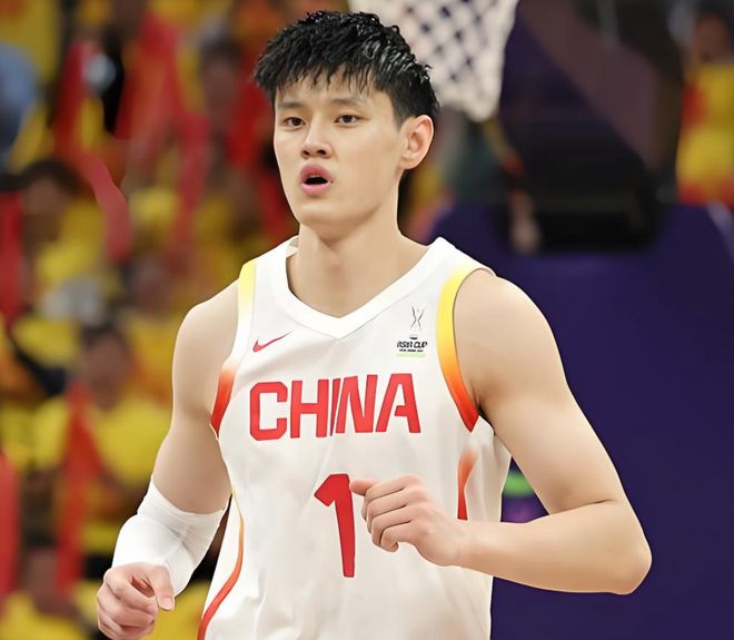失望！男篮2米08锋线首发出场，场均得1分，球迷：还要打NBA吗？