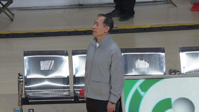 31分不敌青岛，北京男篮遭开门黑 新外援15+8打法偏软 胡小龙伤退