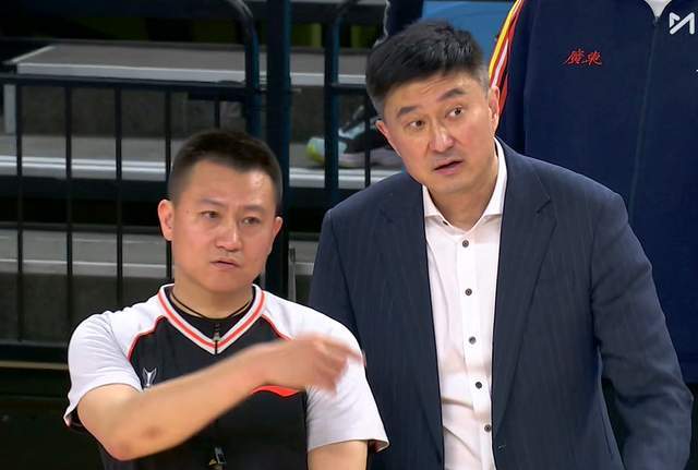 26分大勝！廣東輕取魚腩，徐杰爆砍18+4+8，強援16中4讓杜鋒難受