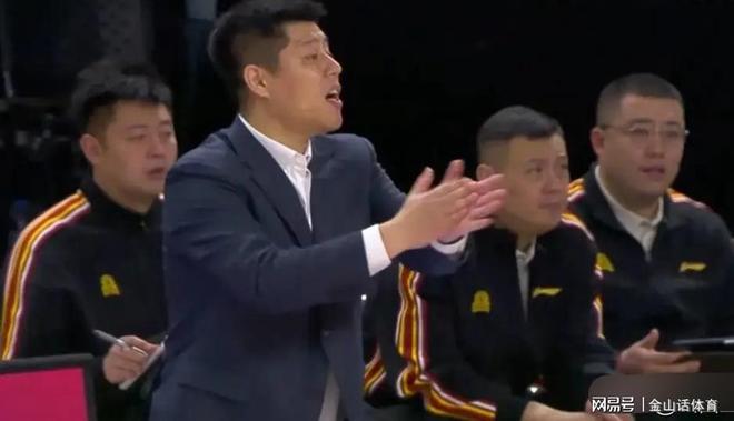 這外援真水！杯賽場(chǎng)均4.3分，生死戰(zhàn)0分0板2助，球迷: 趕緊開了吧