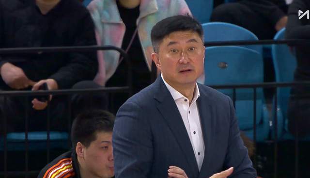 33分大勝！廣東輕松進(jìn)8強(qiáng)，徐杰三分9中7，郭士強(qiáng)還不想用他嗎？