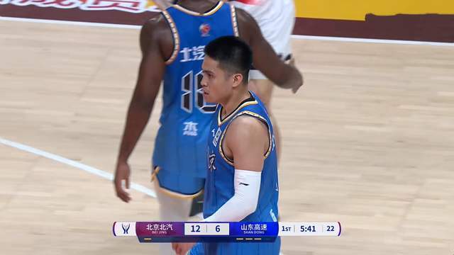 對(duì)攻戰(zhàn)，山東男籃4分險(xiǎn)勝北京 高詩(shī)巖三分準(zhǔn)絕殺 鮑威爾26分爆發(fā)