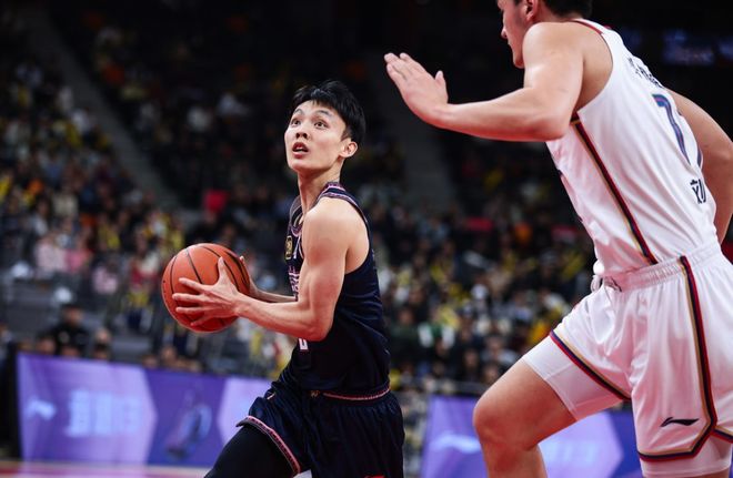 廣體直播15日戰(zhàn)同曦！3條件對(duì)廣東有利，3將缺陣無(wú)礙徐杰帶隊(duì)大勝