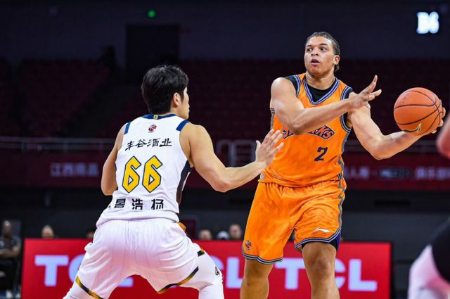 上海男籃拒絕爆冷！全力擊敗吉林隊，張鎮麟爆發，央視直播