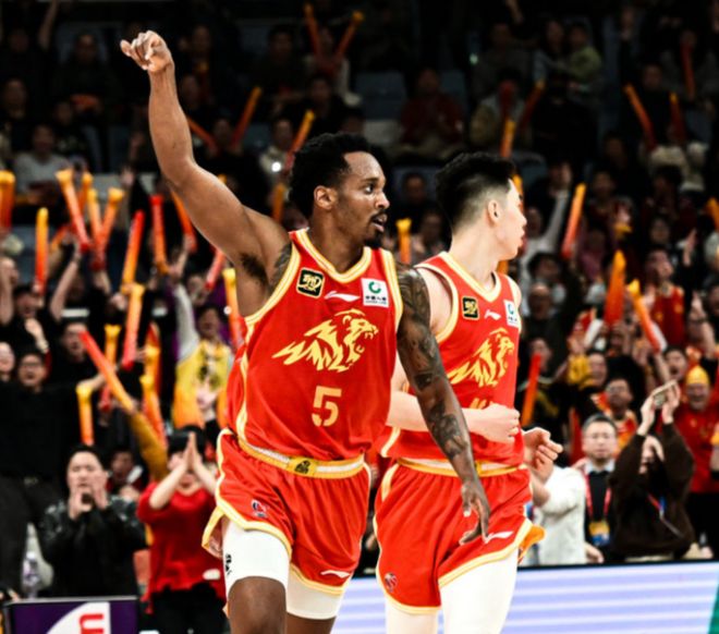 廣廈開門紅：最多領先25分+只丟74分 胡金秋+雙小外組三叉戟