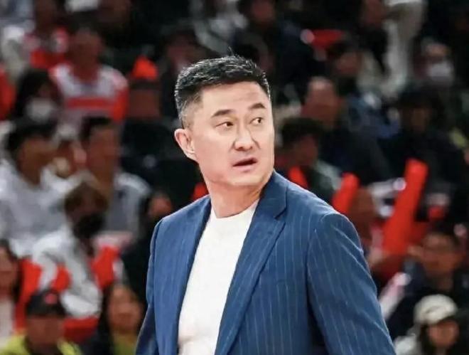 杜鋒：球員間默契程度還是不夠，希望之后大家熟悉彼此的節(jié)奏