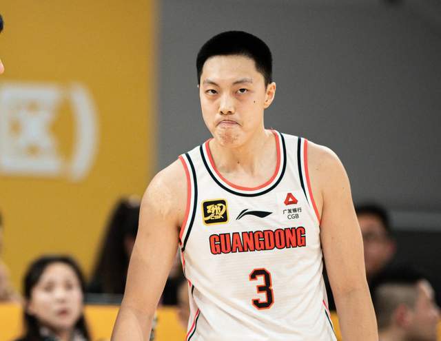 廣東險勝浙江！胡明軒下滑嚴重，徐杰太關鍵，焦泊喬變大番薯