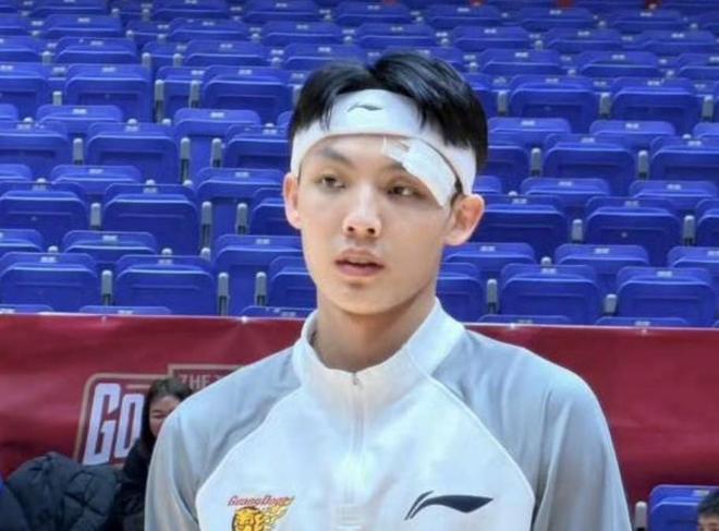 輕傷不下火線！徐杰帶傷作戰(zhàn)砍13+1+4率廣東取得兩連勝