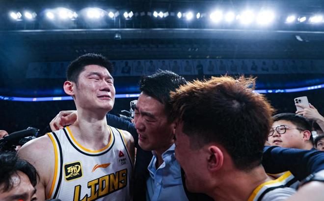 孫銘徽不高興！拒絕布朗示好，兩場比賽拿13分，1個(gè)難題困擾王博