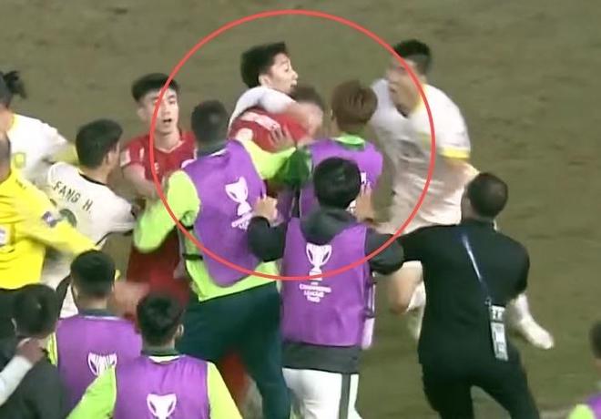 亞足聯(lián)重罰曹永競(jìng)！禁賽4場(chǎng)，罰款1500美元，亞冠鎖喉對(duì)手