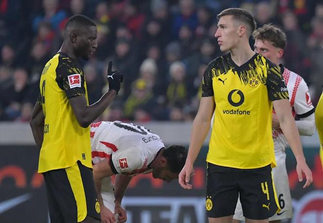 圖片報(bào)：施洛特貝克批評(píng)球隊(duì)近期狀態(tài)，吉拉西認(rèn)為應(yīng)直接點(diǎn)名