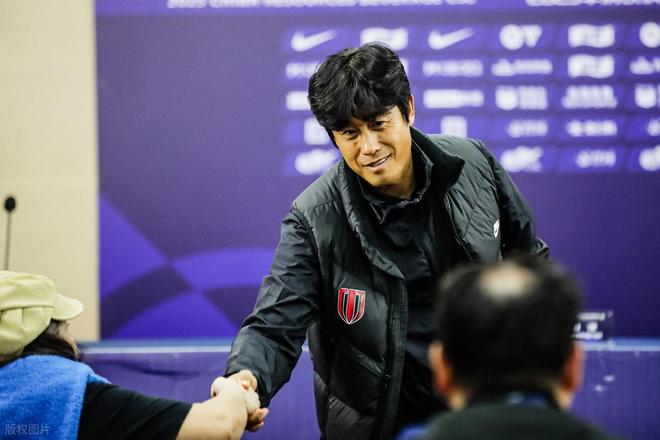 謝峰有望執(zhí)教成都蓉城？曝徐正源續(xù)約談判陷入死局，彼此互不讓步