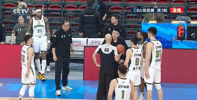 事態升級！楊鳴深夜發視頻回擊裁判，錯中加錯，這是挨罰的節奏