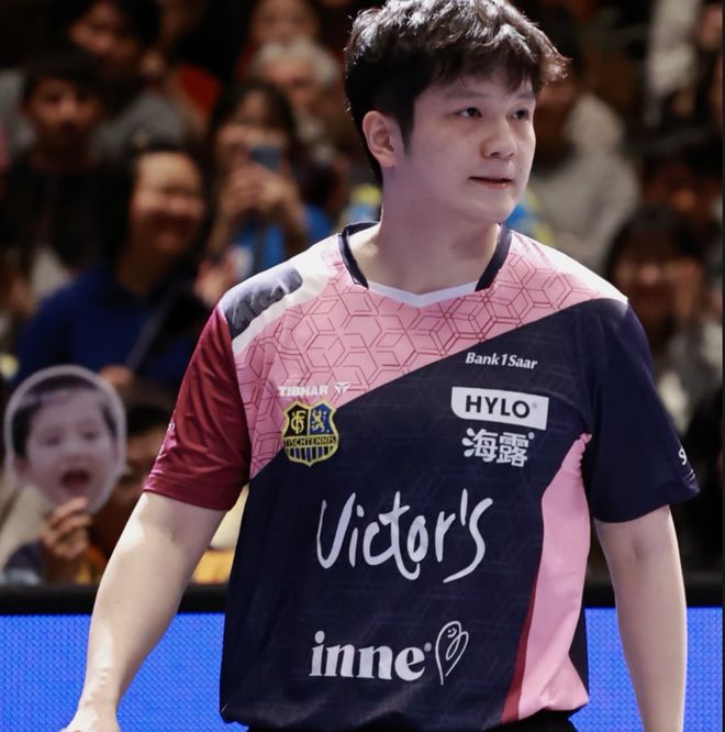 可愛!樊振東歐冠首勝再模仿C羅慶祝,粉色球衣+霸氣動作奶凶奶凶的