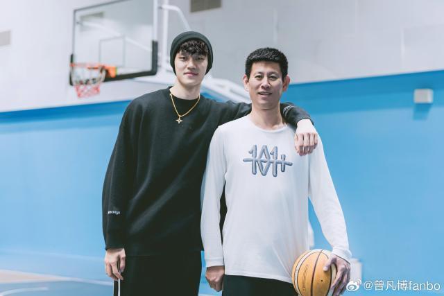 曾凡博官宣續約回歸首鋼 CBA最豪華本土陣容出爐