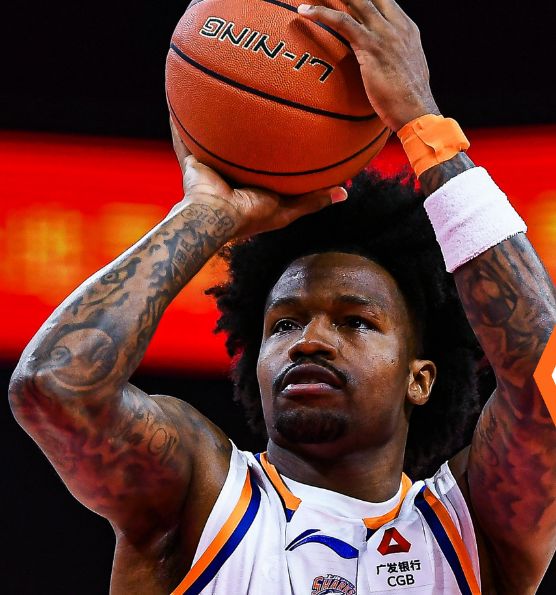 古德溫25+12上海大勝江蘇 王哲林16+8新科探花32分