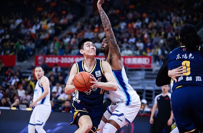 廣東豪取四連勝，杜鋒指導知人善用，內線還有大驚喜