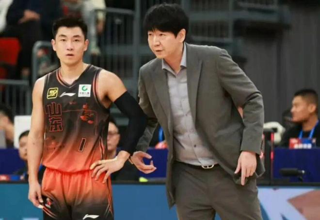 CBA新消息！高詩岩怒懟球迷，曾凡博26日賽季首秀，上海傷兩大將