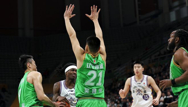 場均1分1板！費盡心思提前召回，楊鳴為何卻不重用“小李曉旭”？