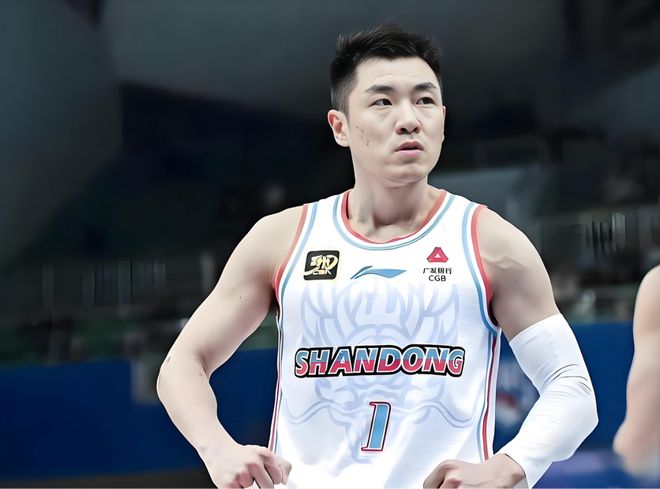 賈磊：高詩岩防守CBA第一，貼身緊逼，隻讓徐傑得到22分5板8助