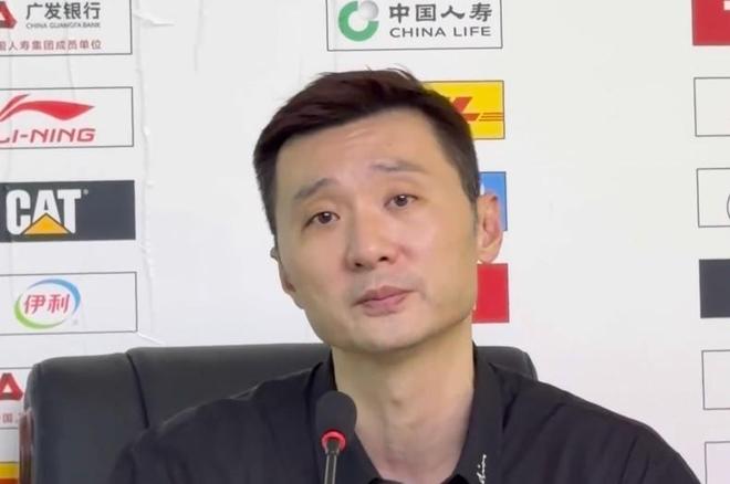 劉煒：今天對李炎哲的籃板不滿意，球隊的氣勢正在慢慢回暖