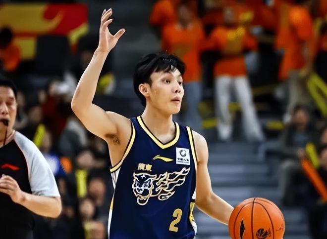 戰山東，徐傑延續高光表現，球迷紛紛喊話郭士強：這還不用嗎