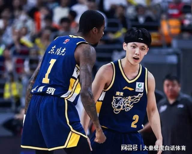 隨著廣東6連勝，天津終結不勝尷尬敗，CBA一夜瘋狂，最新排名如下