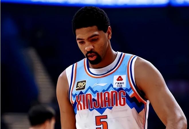 昨晚，新疆男籃完全有逆轉的可能，卻被劉煒的亂指揮葬送了