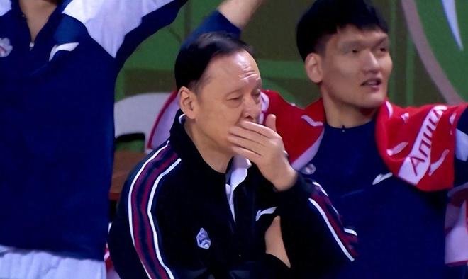 就在剛才，CBA爆大冷！墊底隊迎賽季首勝，告別5連敗，開心如過年