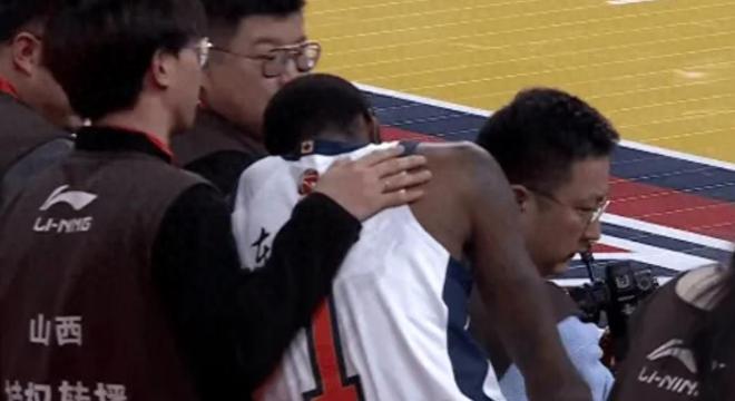 廣東男籃險勝山西，焦點時刻誰才是隊伍的定海神針？