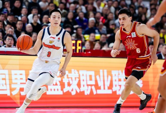 杜鋒狂噴胡明軒一幕曝光：憤怒到手舞足蹈！4戰32中9狀態低迷沉底