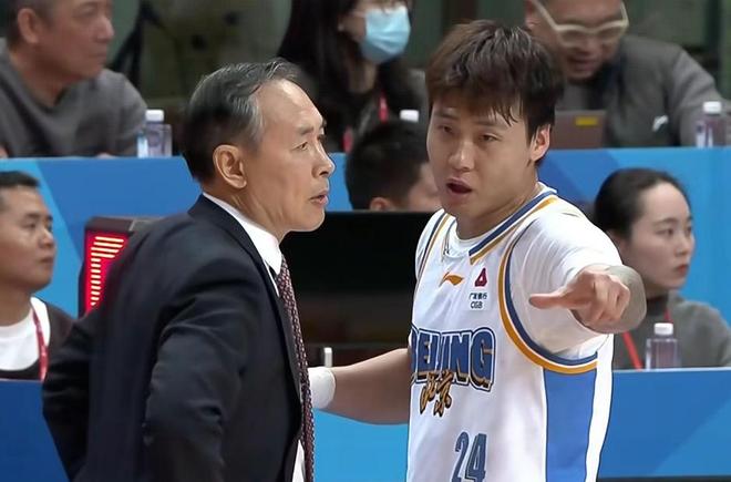 7連勝！北京男籃26分大勝，周琦11+8雷蒙17分，鄒陽13分楊曦皓9+9